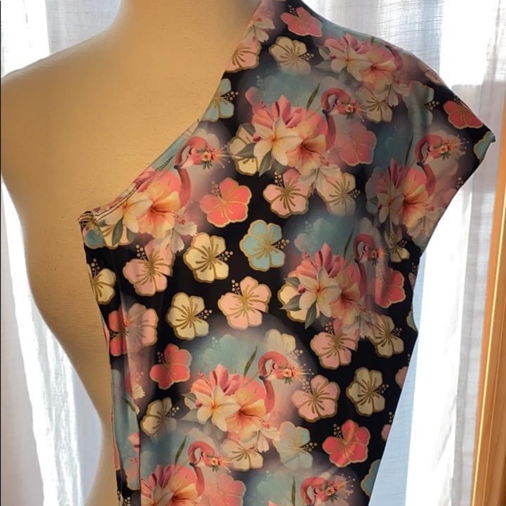 Get flamingo’d custom capris